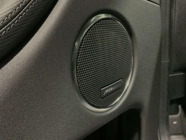 Land Rover Discovery Sport Dynamic SE P270e — photo 25