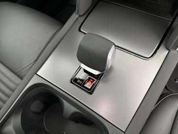 Land Rover Discovery Sport P270e Dynamic SE AWD Auto — photo 12