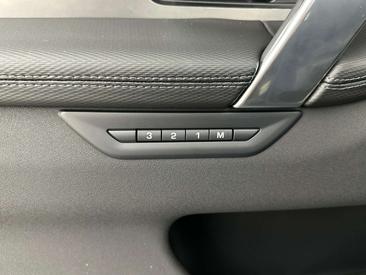 Land Rover Discovery Sport P270e Dynamic SE AWD Auto — photo 17
