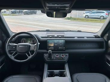 Land Rover Defender 110 X-Dynamic SE D250 — photo 6
