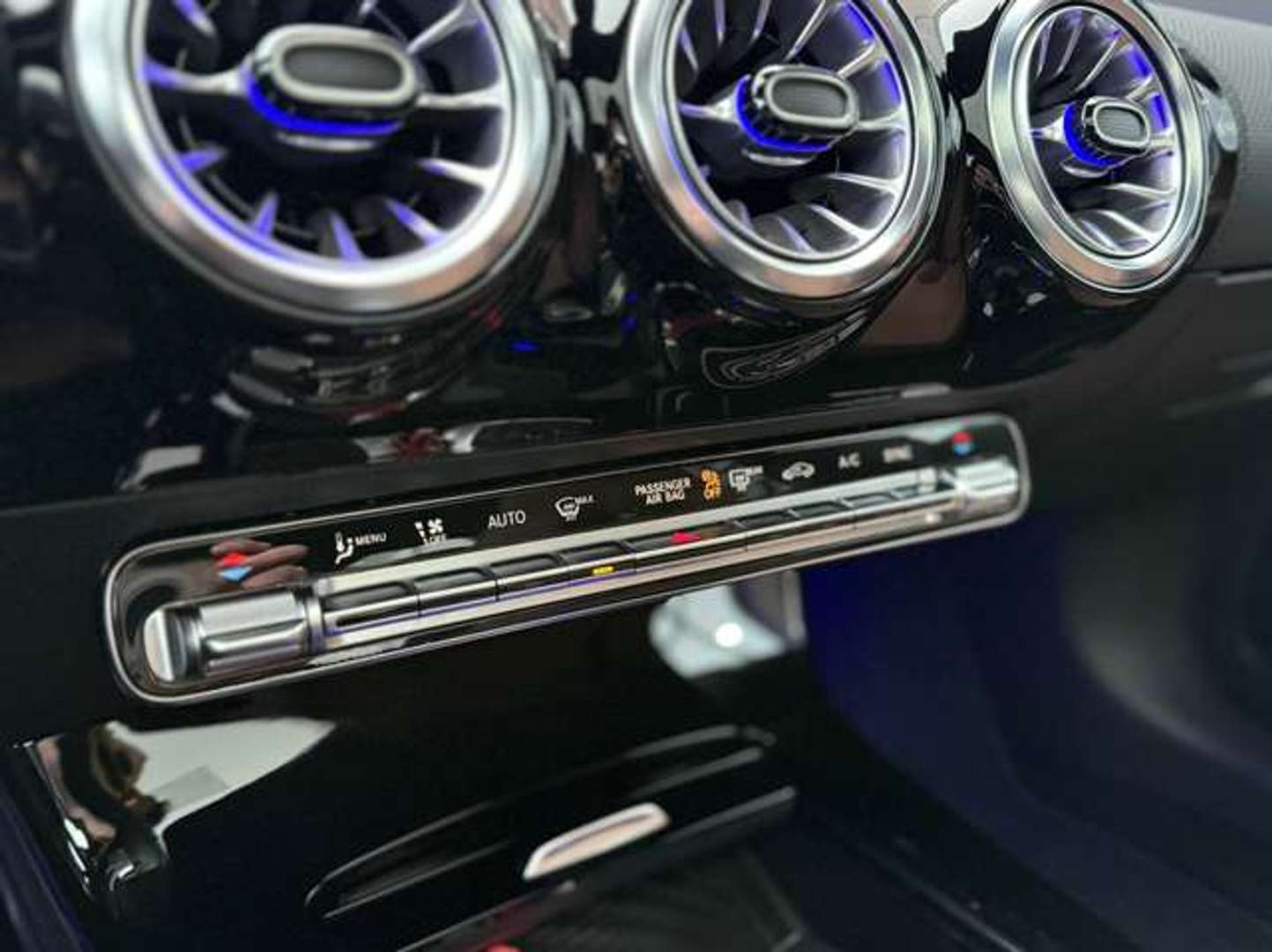 Mercedes CLA 180 AMG Line - 2025 - Joinsteer - #17