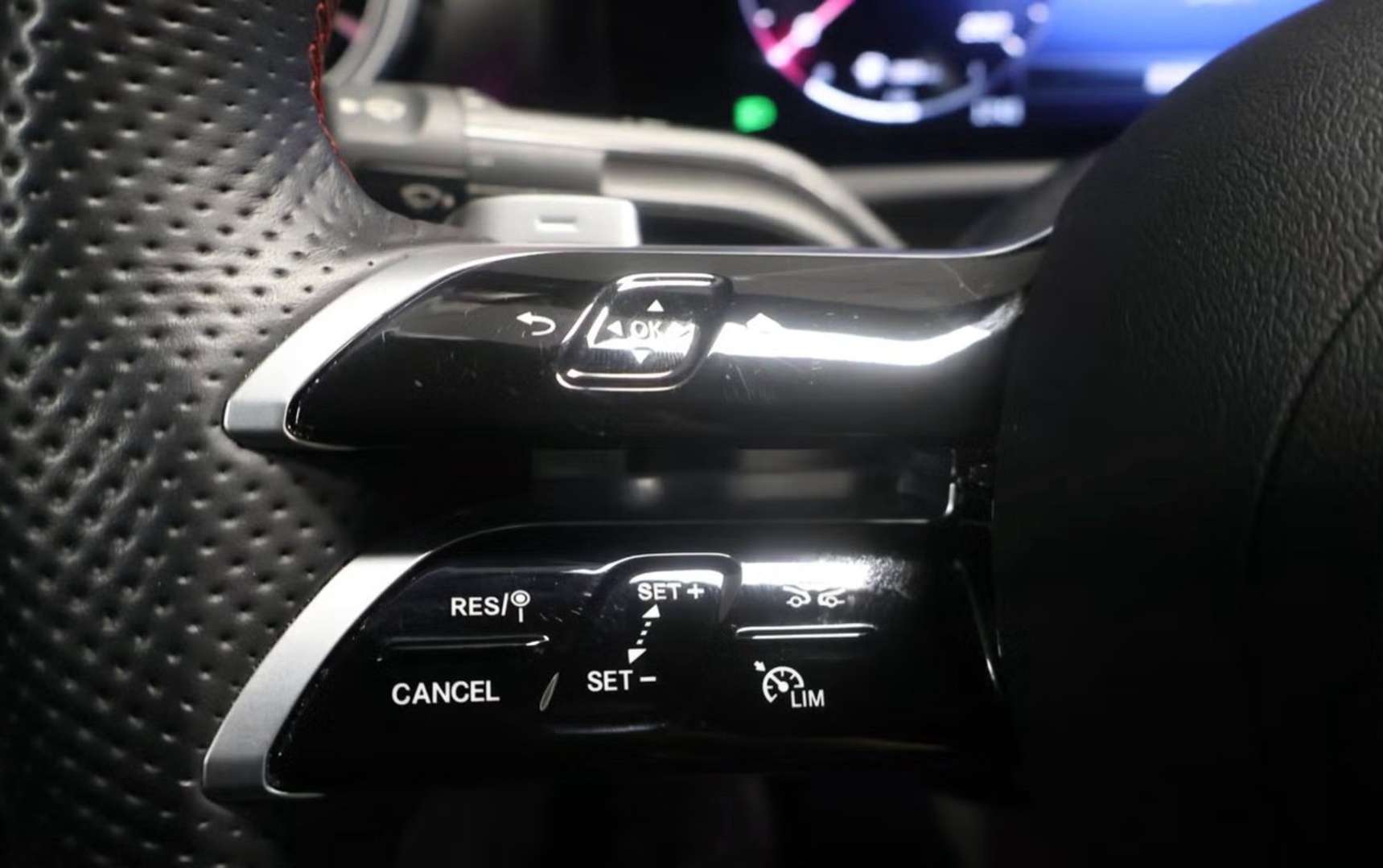 Mercedes CLA 200 AMG Line - 2024 - Joinsteer - #23