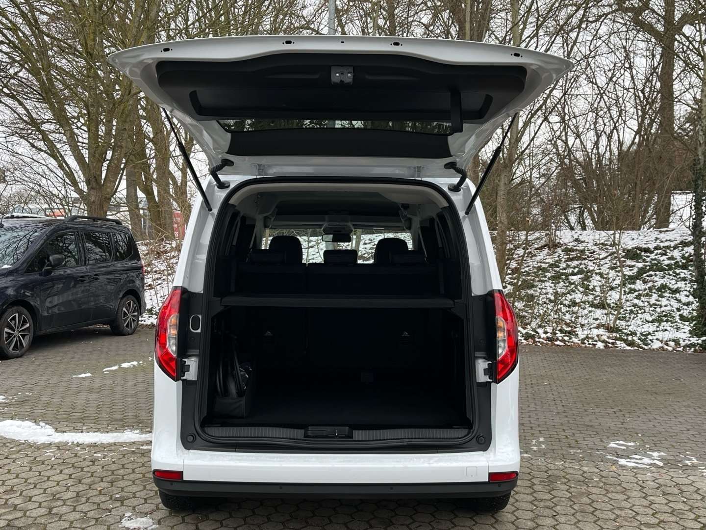 Mercedes EQT - 2024 - Joinsteer - #15