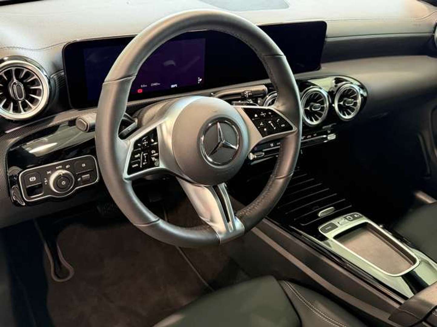 Mercedes CLA 180 Night Edition - 2024 - Joinsteer - #5