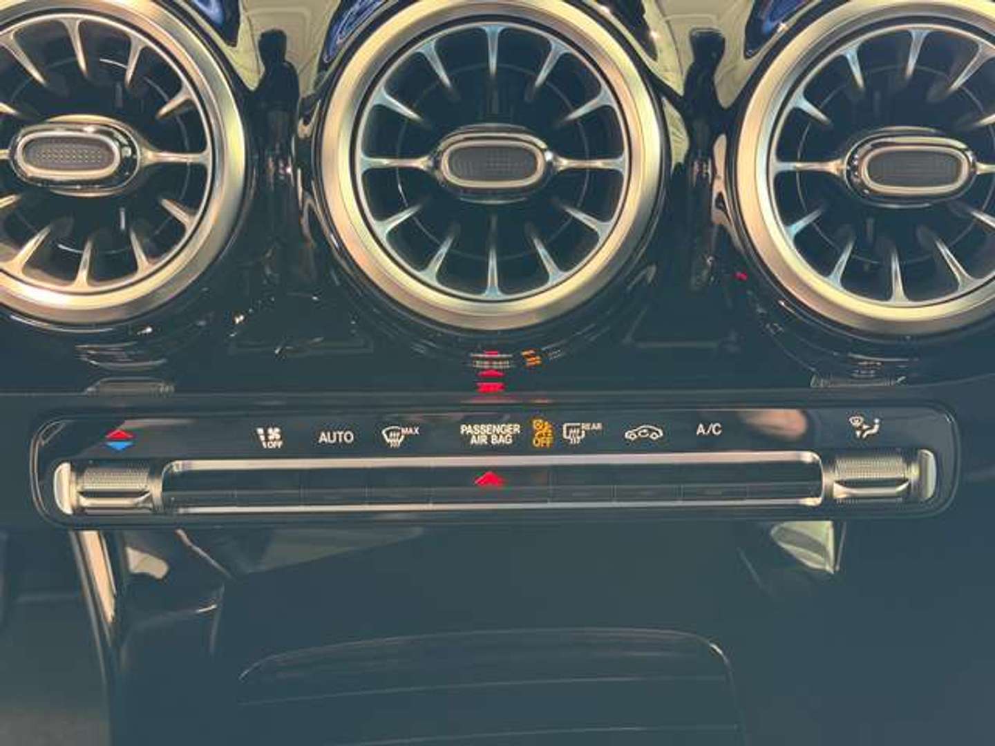 Mercedes CLA 180 Night Edition - 2024 - Joinsteer - #12