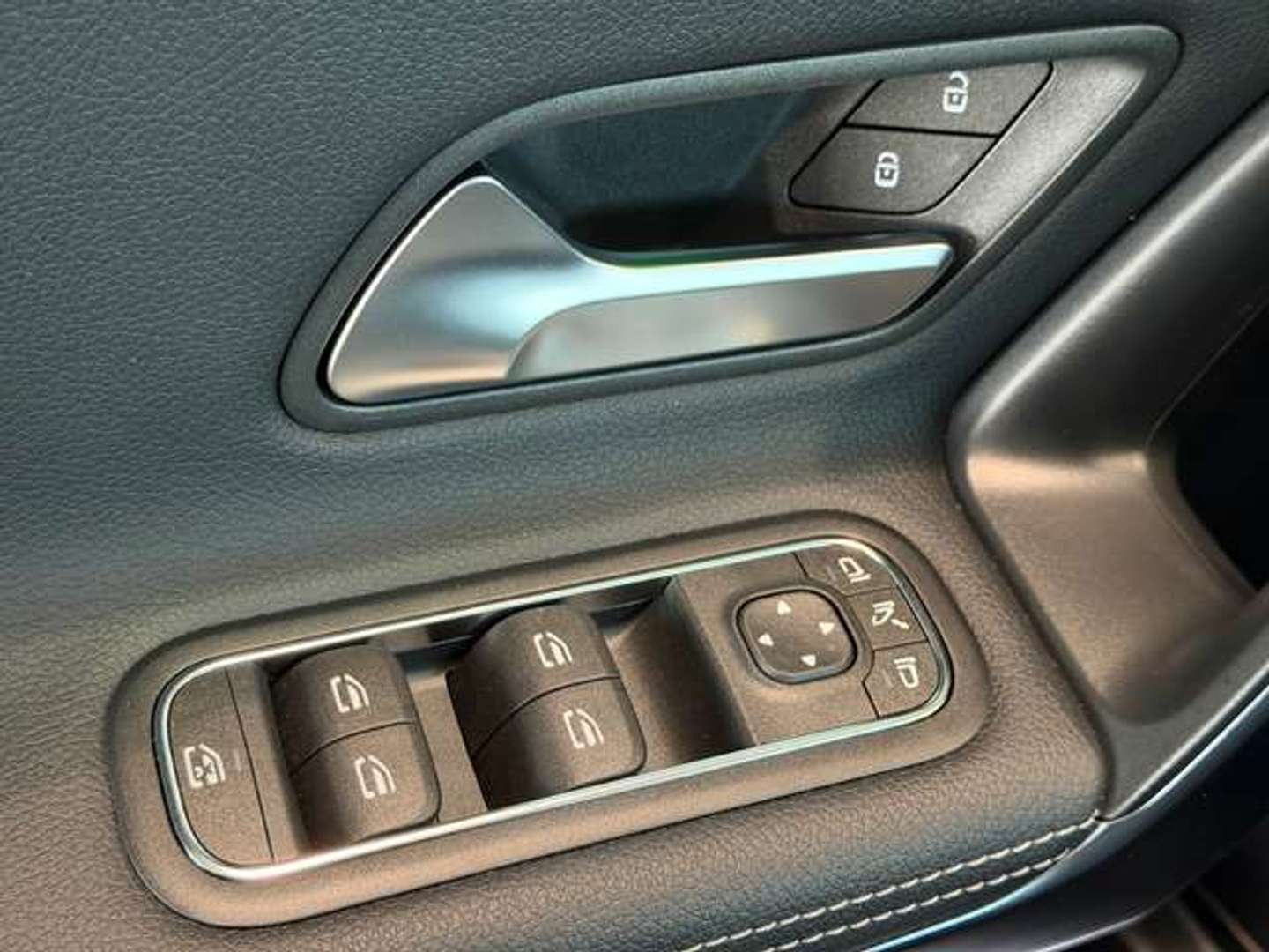 Mercedes CLA 180 Night Edition - 2024 - Joinsteer - #22