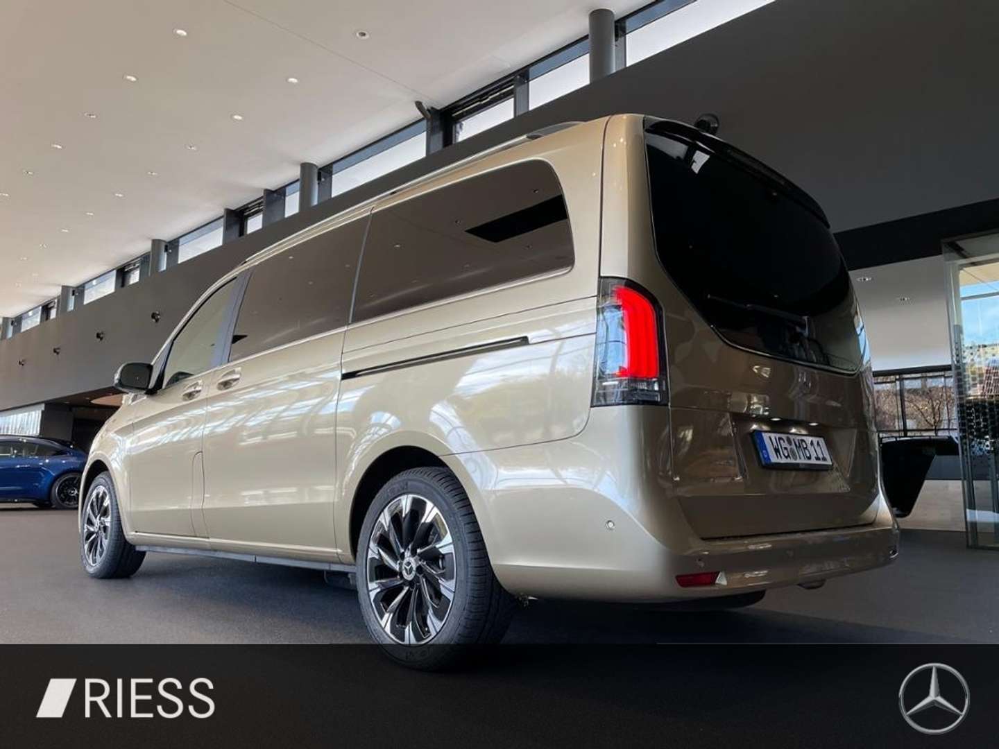 Mercedes V 300 300 Avantgarde - 2025 - Joinsteer - #2