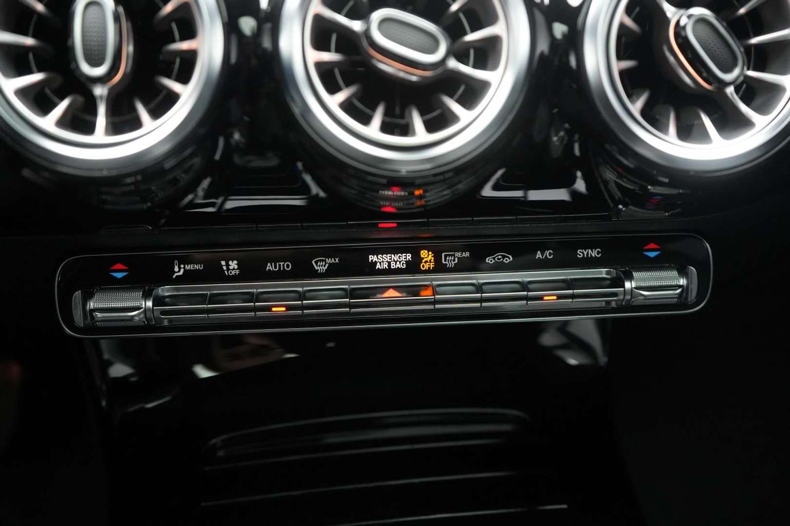 Mercedes CLA 200 Progressive Line - 2025 - Joinsteer - #17