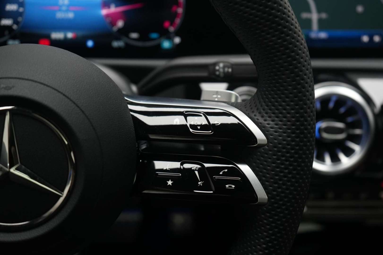 Mercedes CLA 200 AMG Line - 2025 - Joinsteer - #19