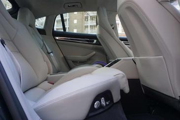 Porsche Panamera II GTS — photo 18