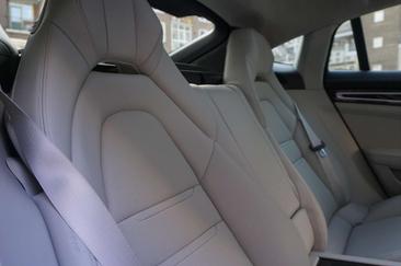 Porsche Panamera II GTS — photo 19