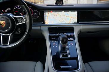 Porsche Panamera II GTS — photo 43