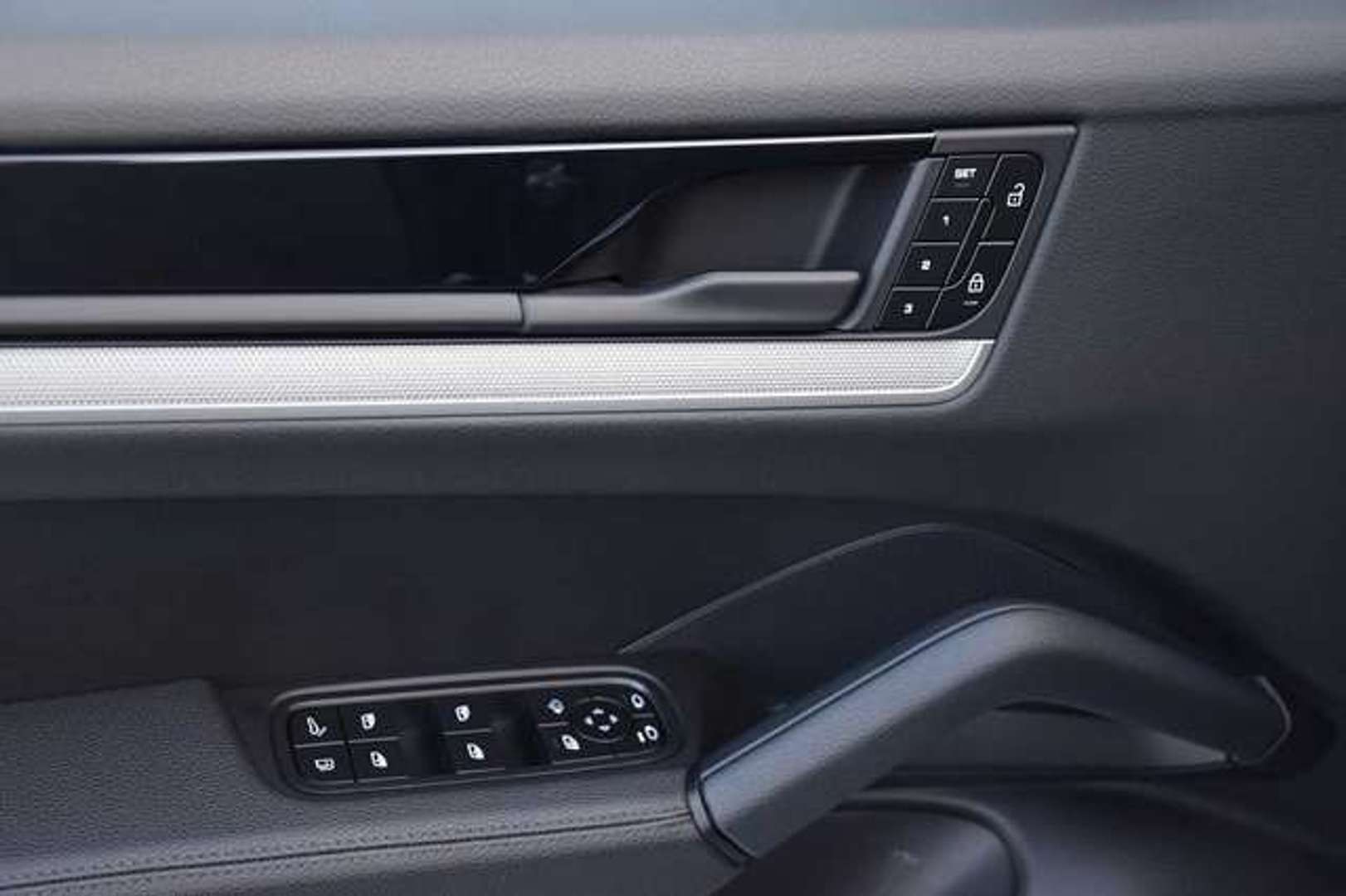 Porsche Cayenne Coupé E-Hybrid - 2025 - Joinsteer - #29