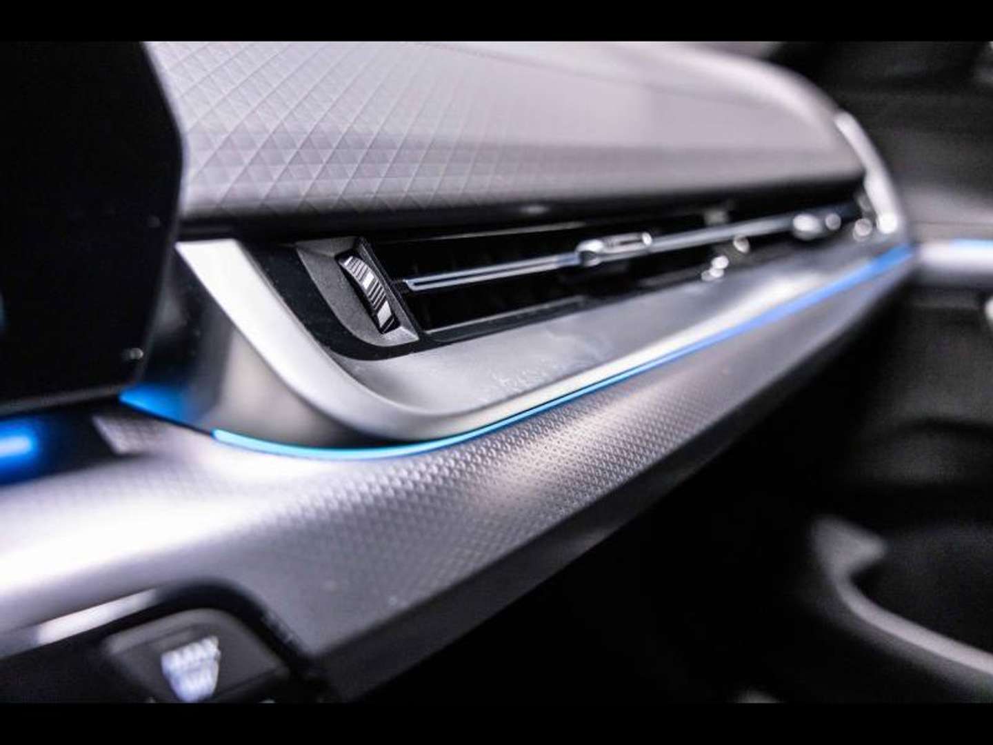 BMW IX2 M Edition EDrive20 - 2026 - Joinsteer - #22