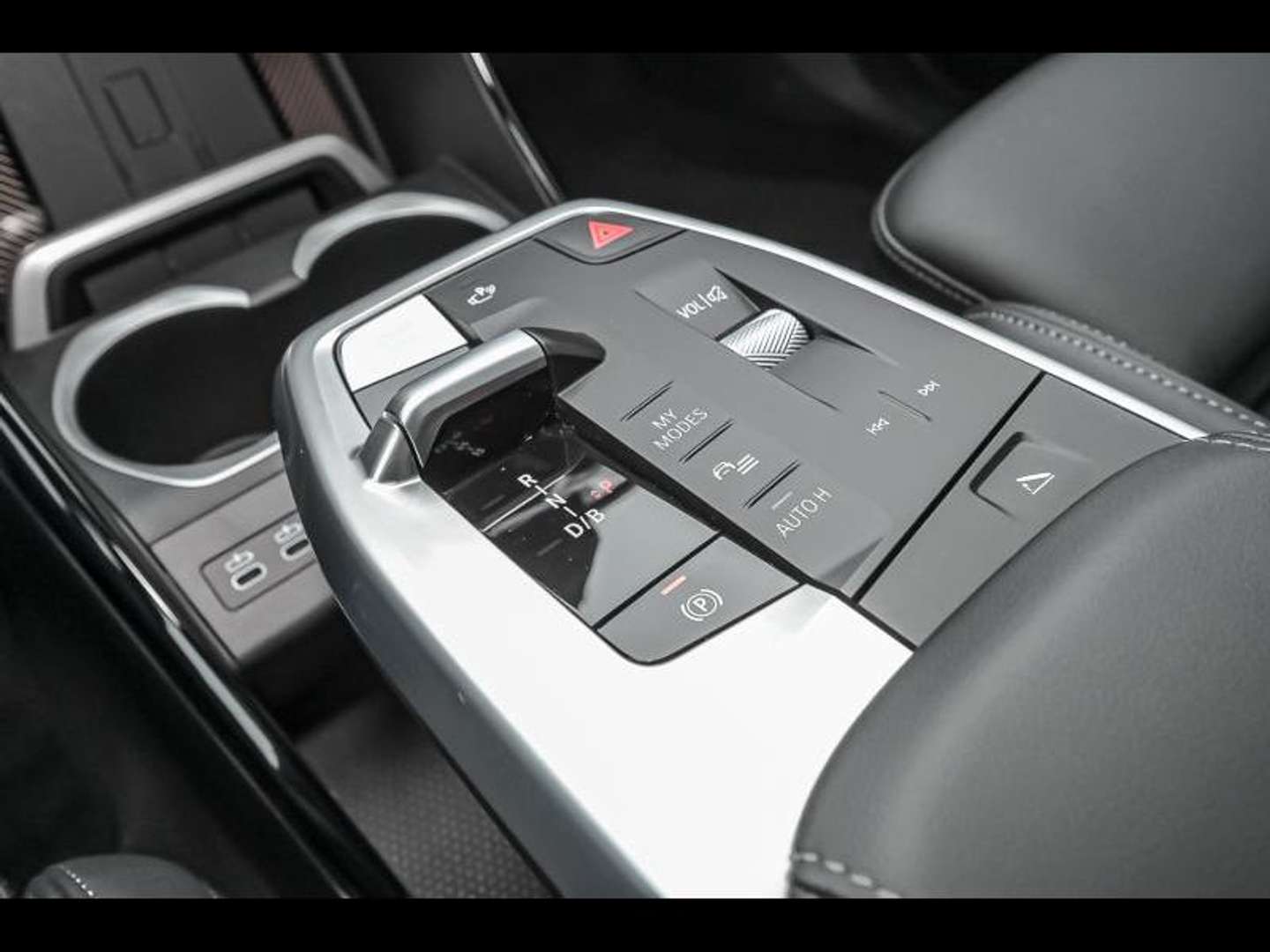 BMW IX1 EDrive20 - 2025 - Joinsteer - #11