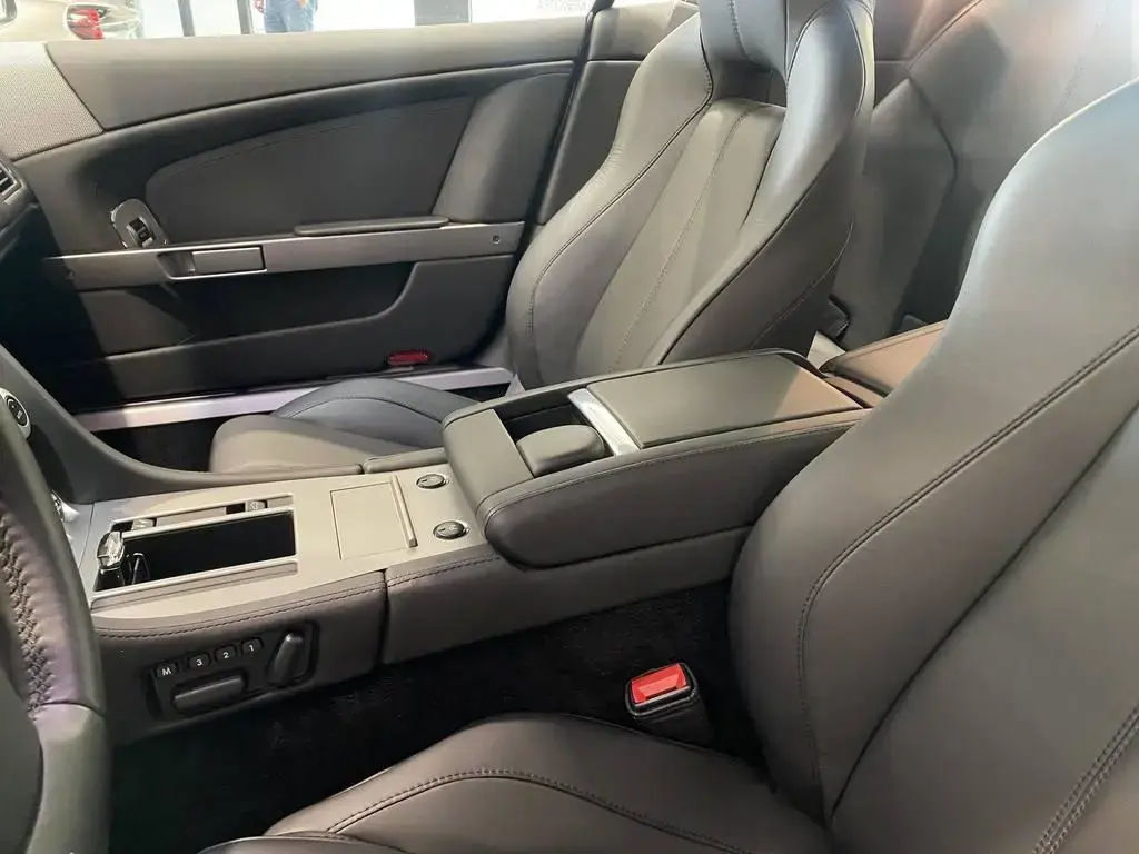 Aston Martin DB9 Coupe 5.9 - 2010 - Joinsteer - #21