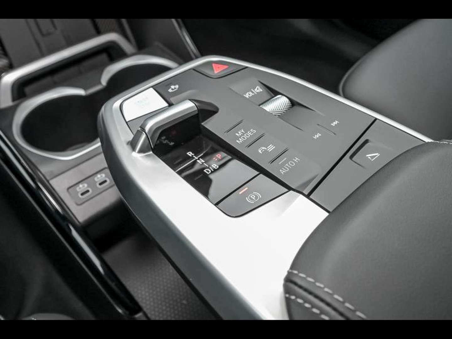 BMW IX1 EDrive20 - 2025 - Joinsteer - #11