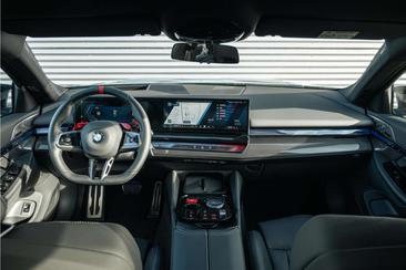 BMW M5 — photo 4