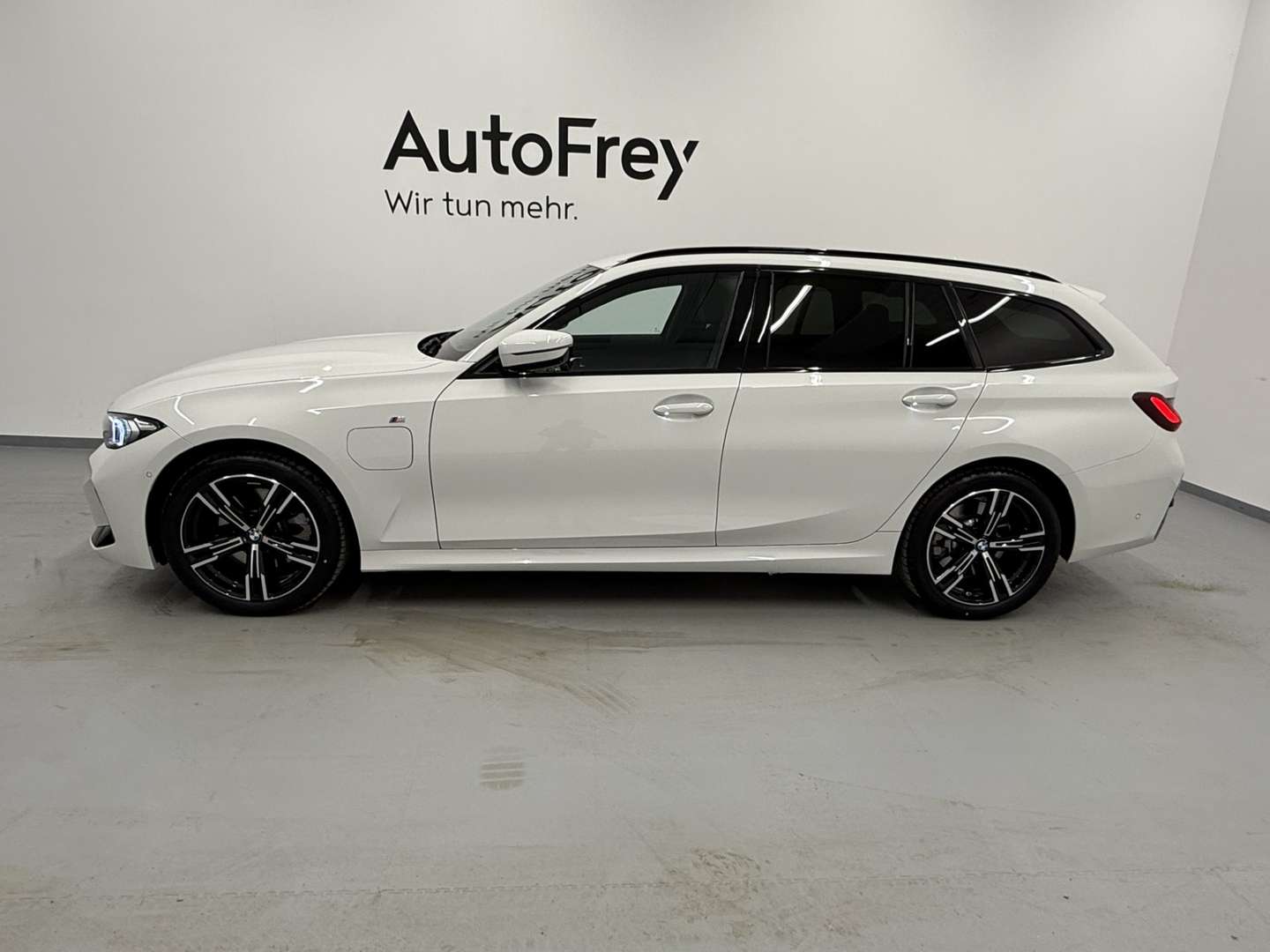 BMW 330e XDrive - 2024 - Joinsteer - #4