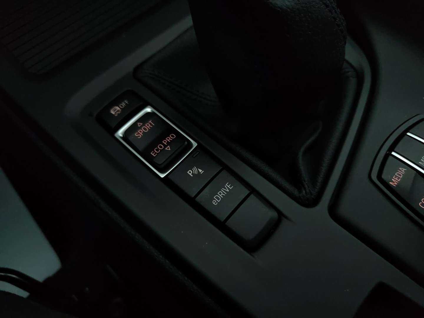 BMW X1 Business XDrive25e - 2022 - Joinsteer - #32