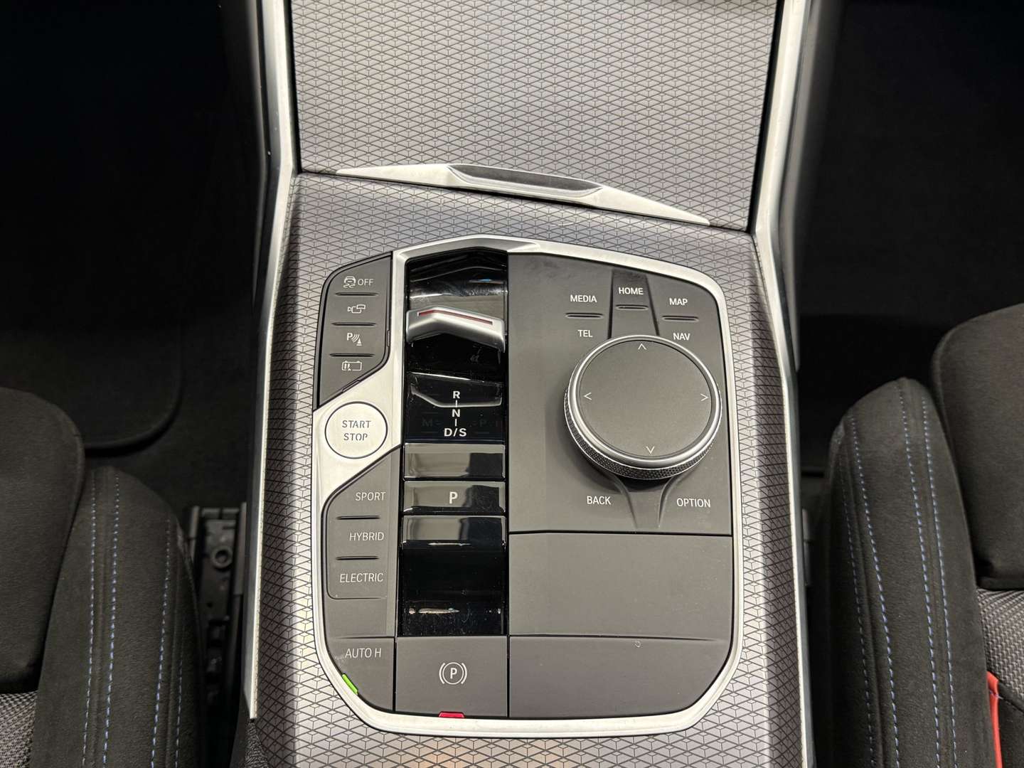 BMW 330e XDrive - 2024 - Joinsteer - #11