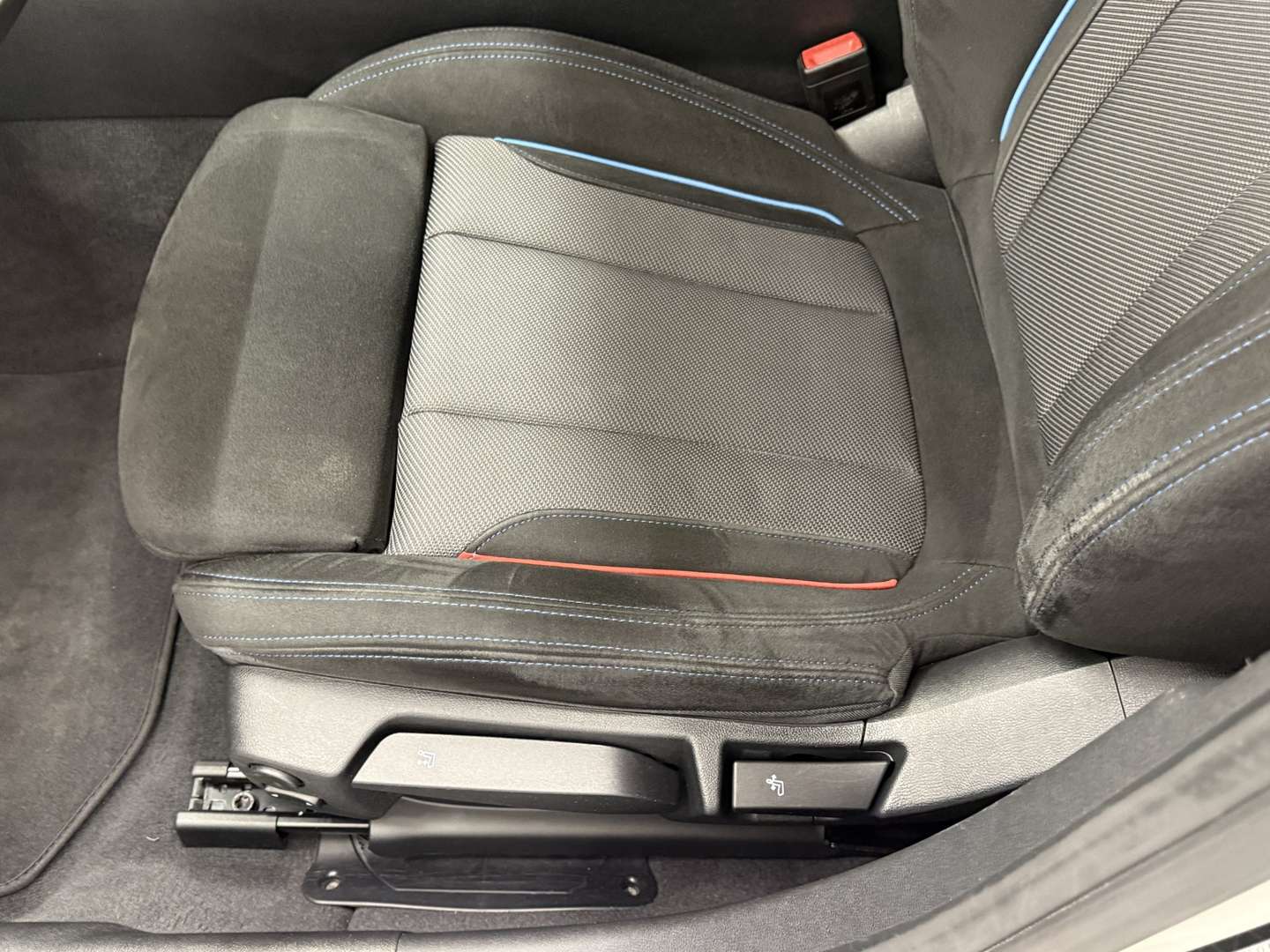 BMW 330e XDrive - 2024 - Joinsteer - #12
