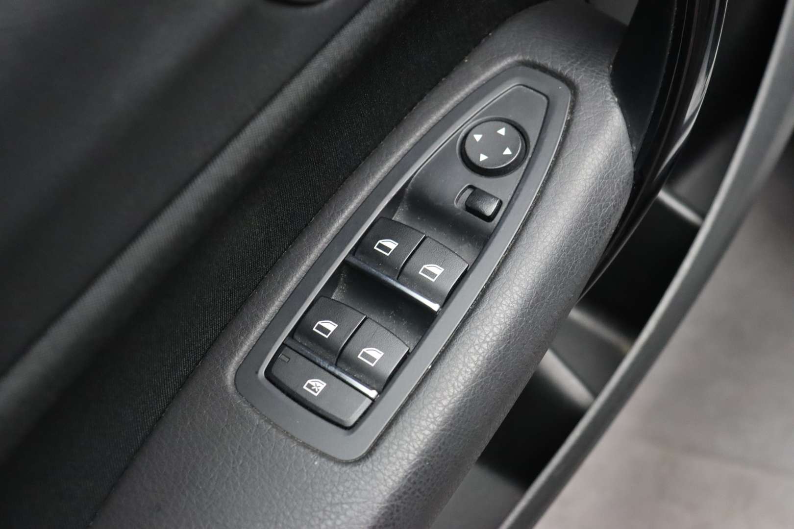 BMW Série 1 Executive 118i - 2019 - Joinsteer - #7