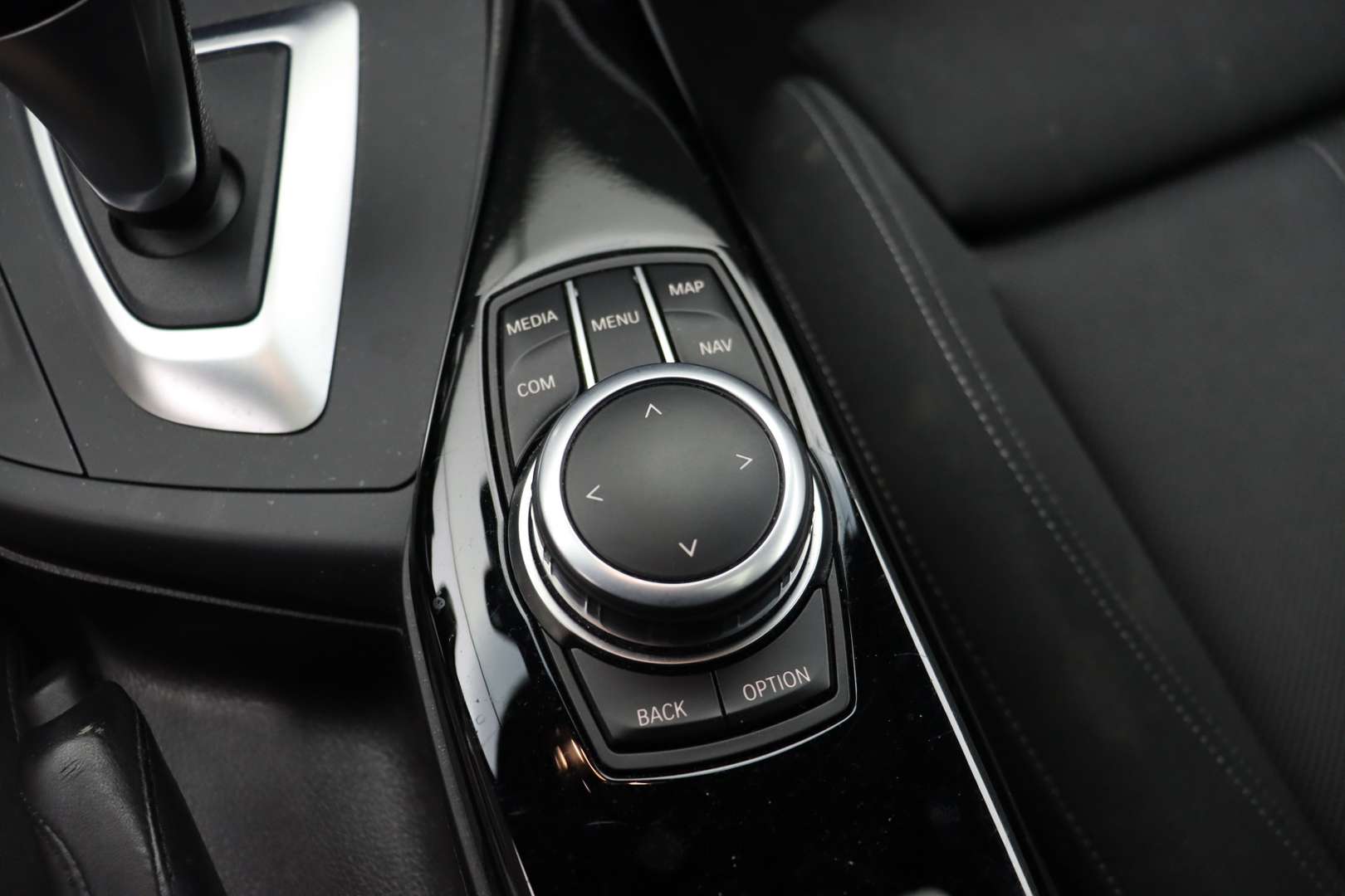 BMW Série 1 Executive 118i - 2019 - Joinsteer - #14