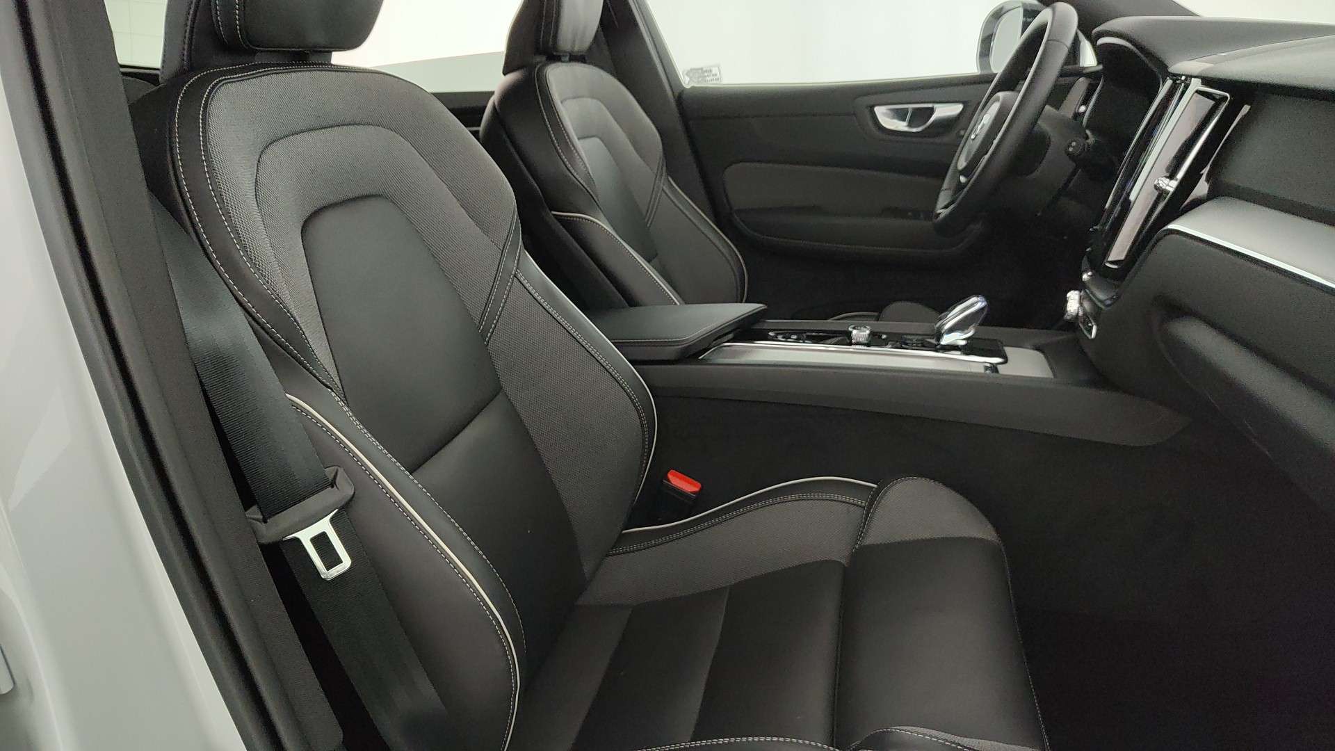 Volvo XC60 B5 Plus - 2025 - Joinsteer - #16