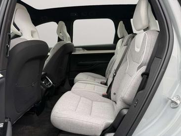 Volvo EX90 Twin Motor — photo 13