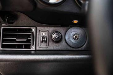 Porsche 993 Carrera 4S — photo 9