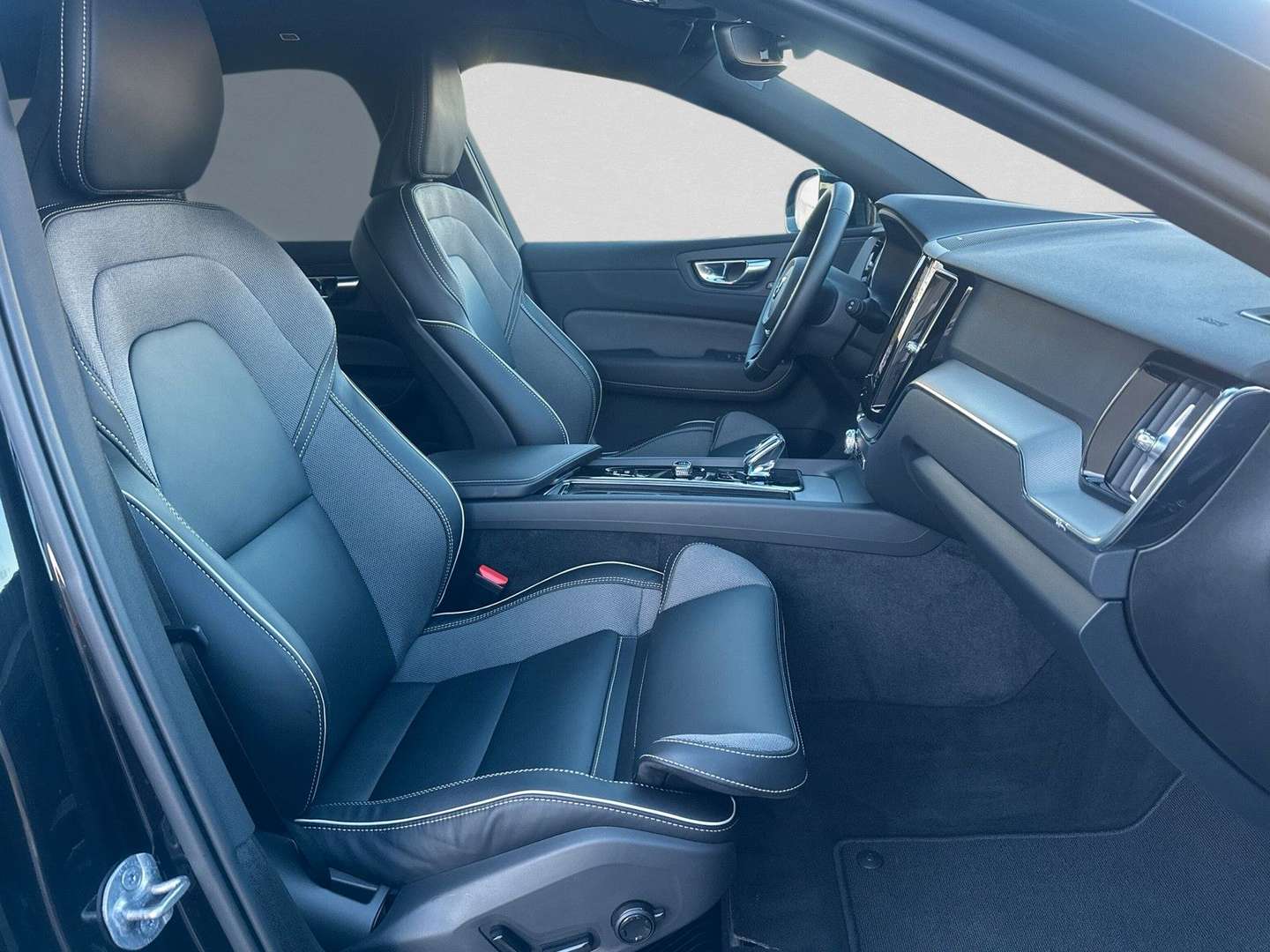 Volvo XC60 T8 PLUS - 2025 - Joinsteer - #3