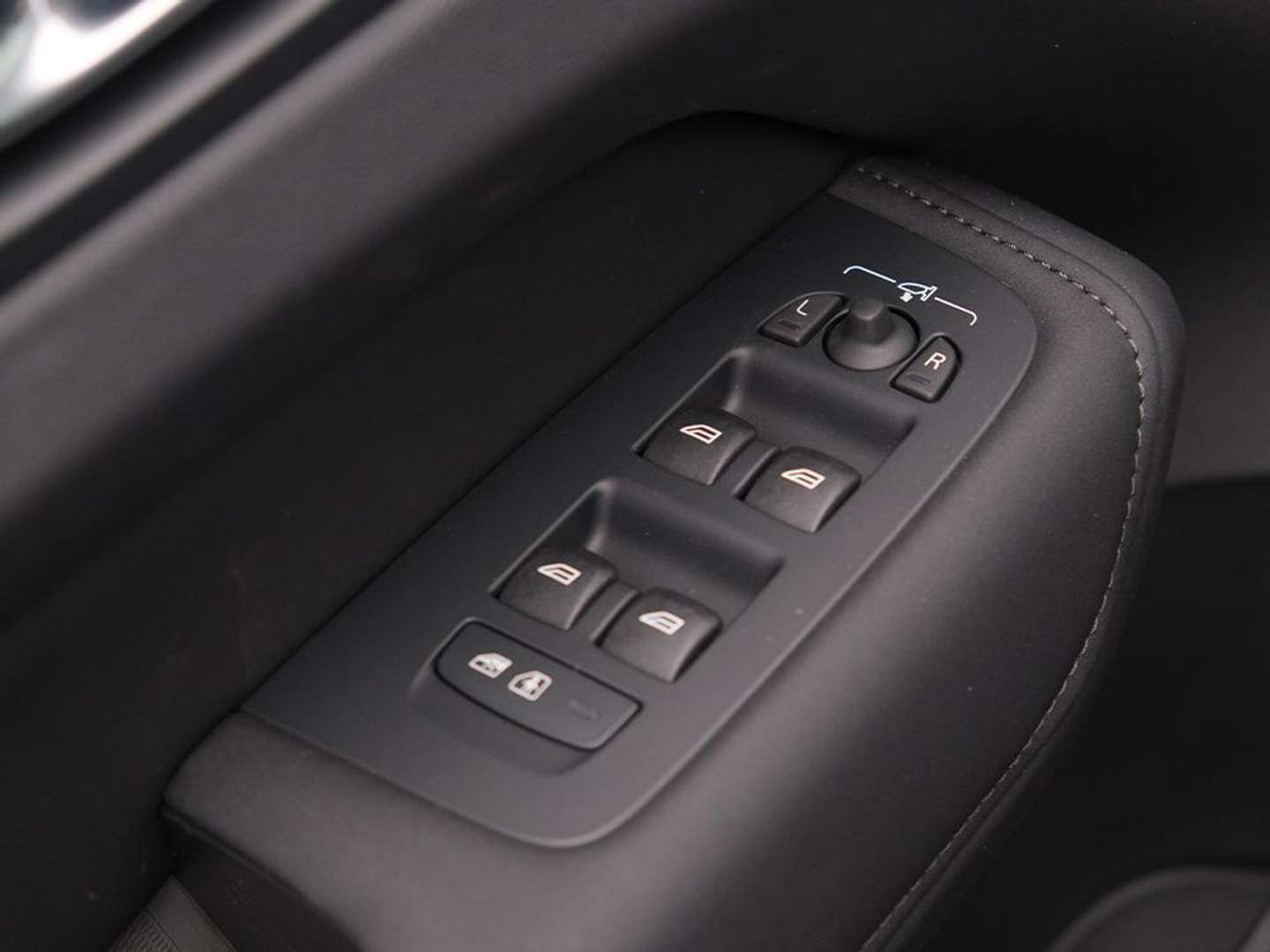 Volvo XC60 T6 Recharge - 2025 - Joinsteer - #13