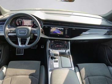 Audi Q8 S Line 50 TDI — photo 9