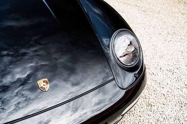 Porsche 993 Carrera 4S — photo 24