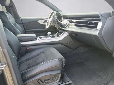 Audi Q8 S Line 50 TDI — photo 12