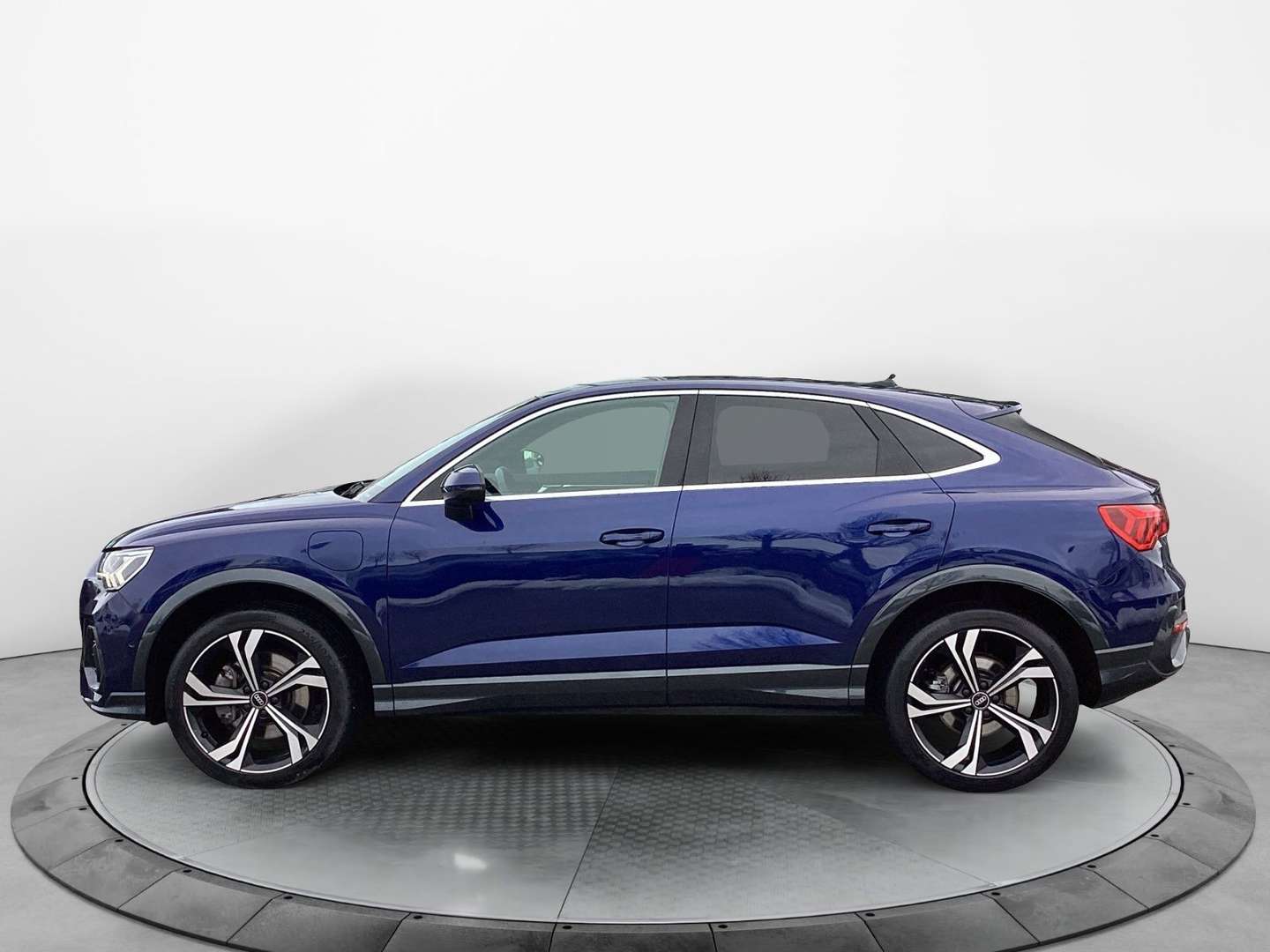 Audi Q3 S Line 45 TFSI E - 2022 - Joinsteer - #2