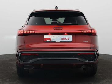 Audi Q5 S Line TFSI — photo 6