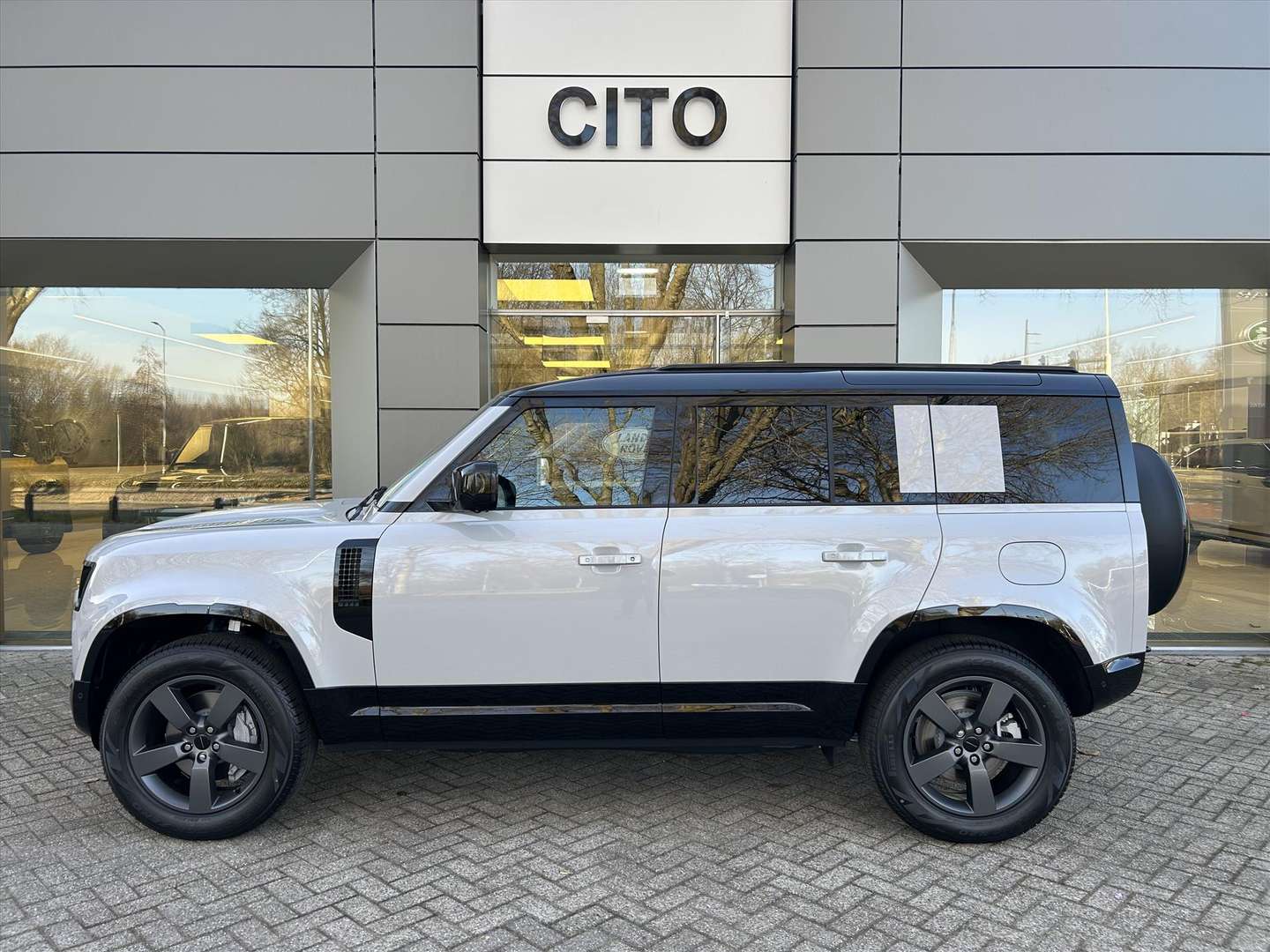 Land Rover Defender X-Dynamic HSE P300e PHEV AWD - 2026 - Joinsteer - #2