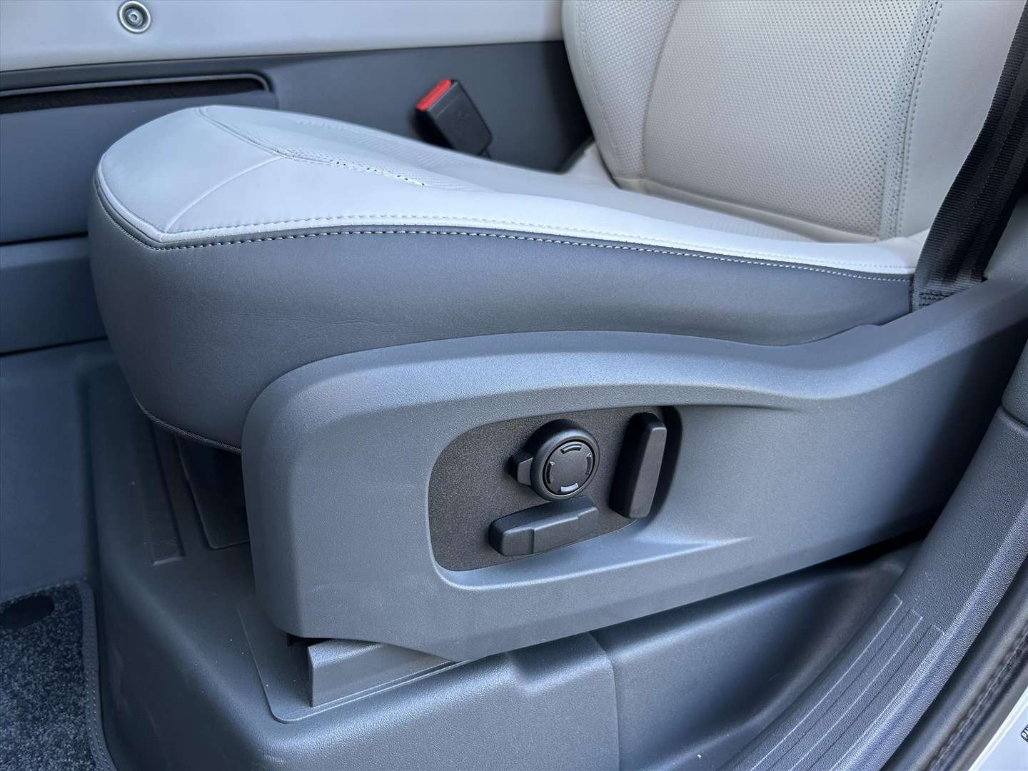 Land Rover Defender X-Dynamic HSE P300e PHEV AWD - 2026 - Joinsteer - #11