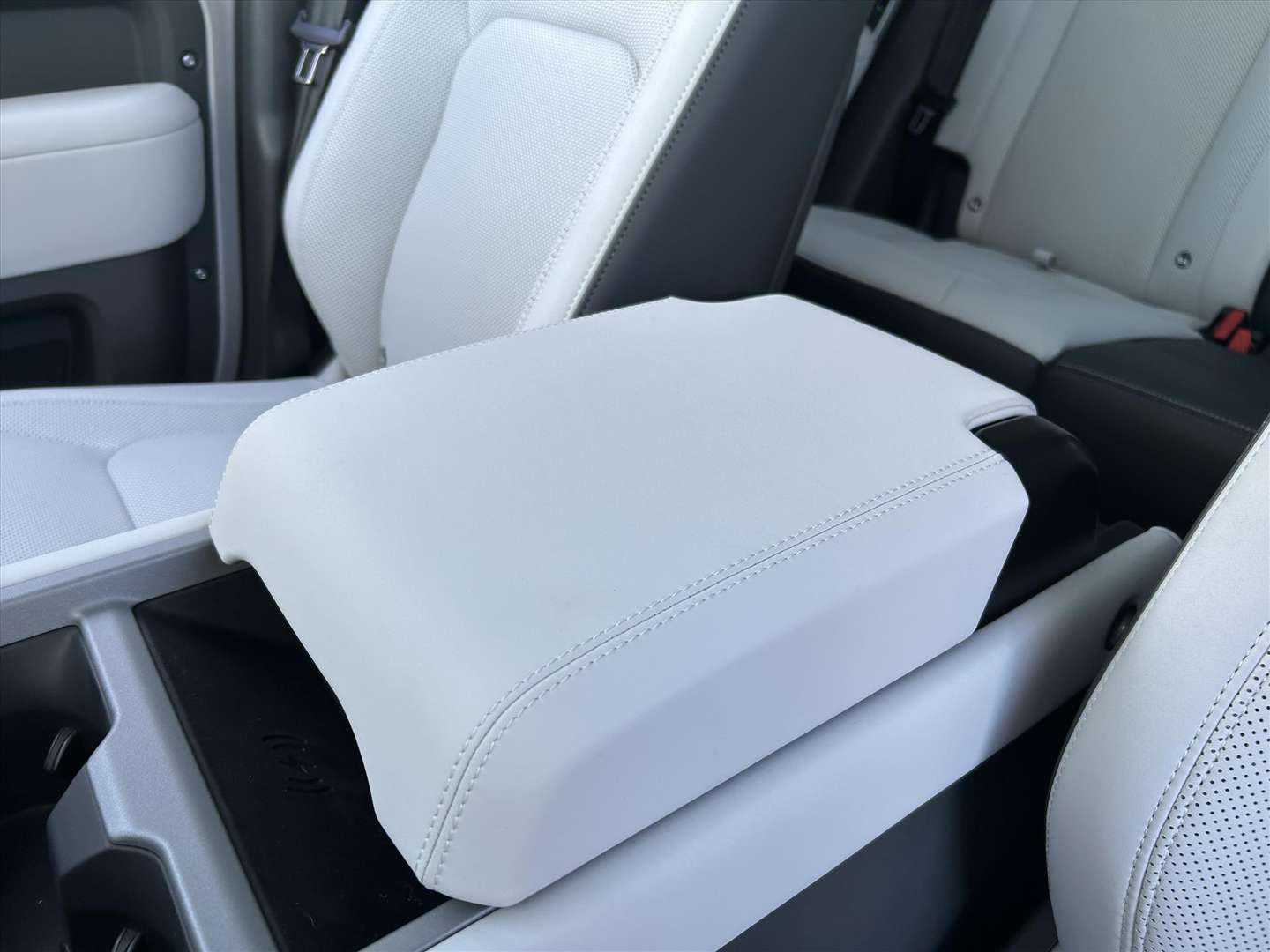 Land Rover Defender X-Dynamic HSE P300e PHEV AWD - 2026 - Joinsteer - #12