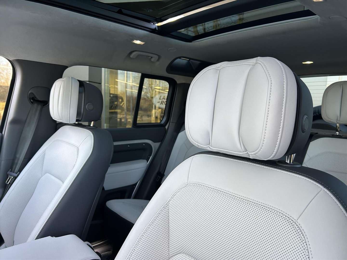 Land Rover Defender X-Dynamic HSE P300e PHEV AWD - 2026 - Joinsteer - #13