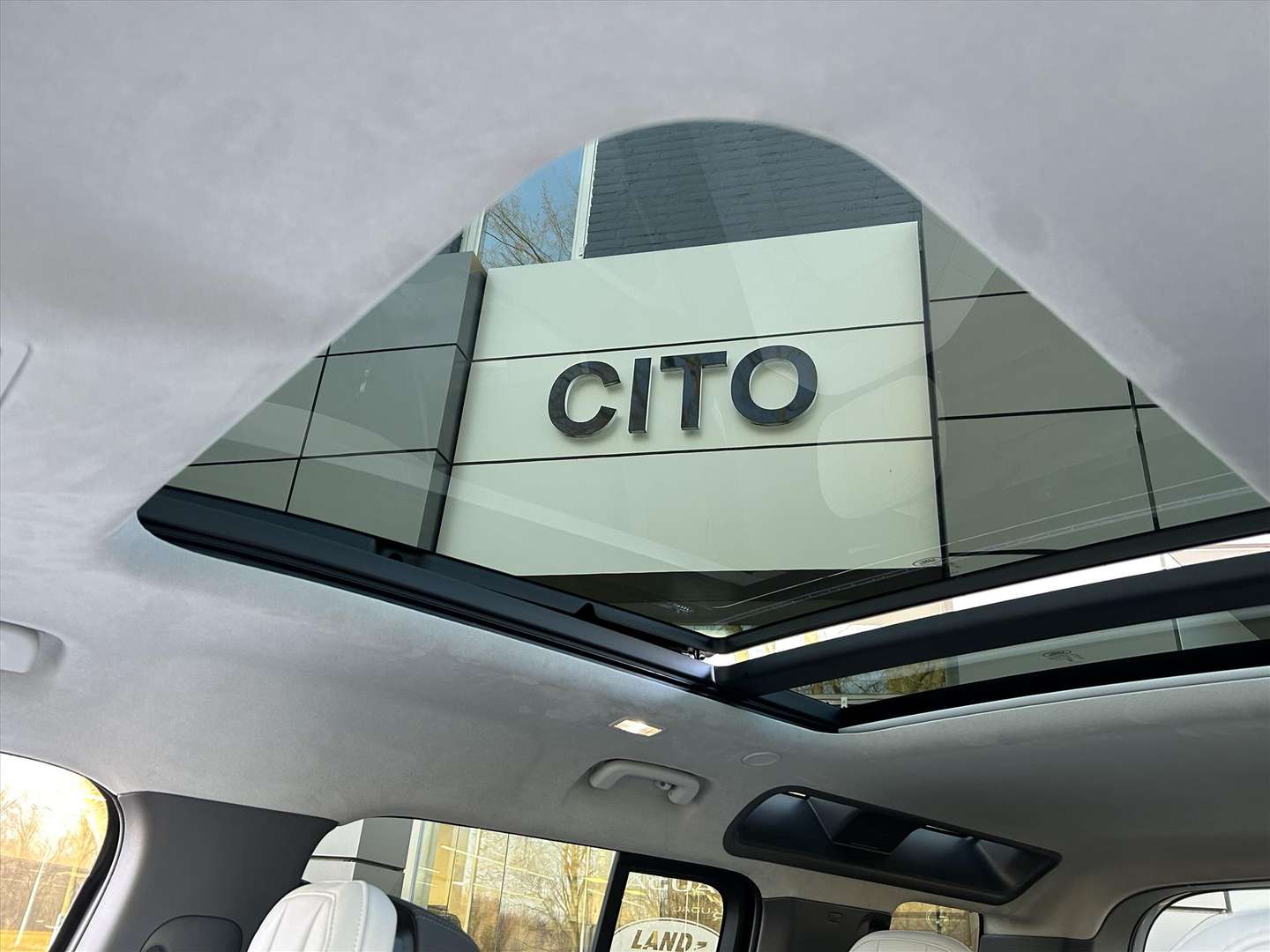 Land Rover Defender X-Dynamic HSE P300e PHEV AWD - 2026 - Joinsteer - #14