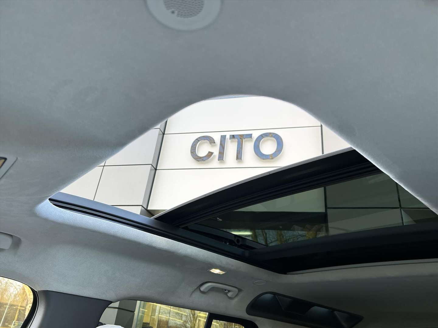 Land Rover Defender X-Dynamic HSE P300e PHEV AWD - 2026 - Joinsteer - #15