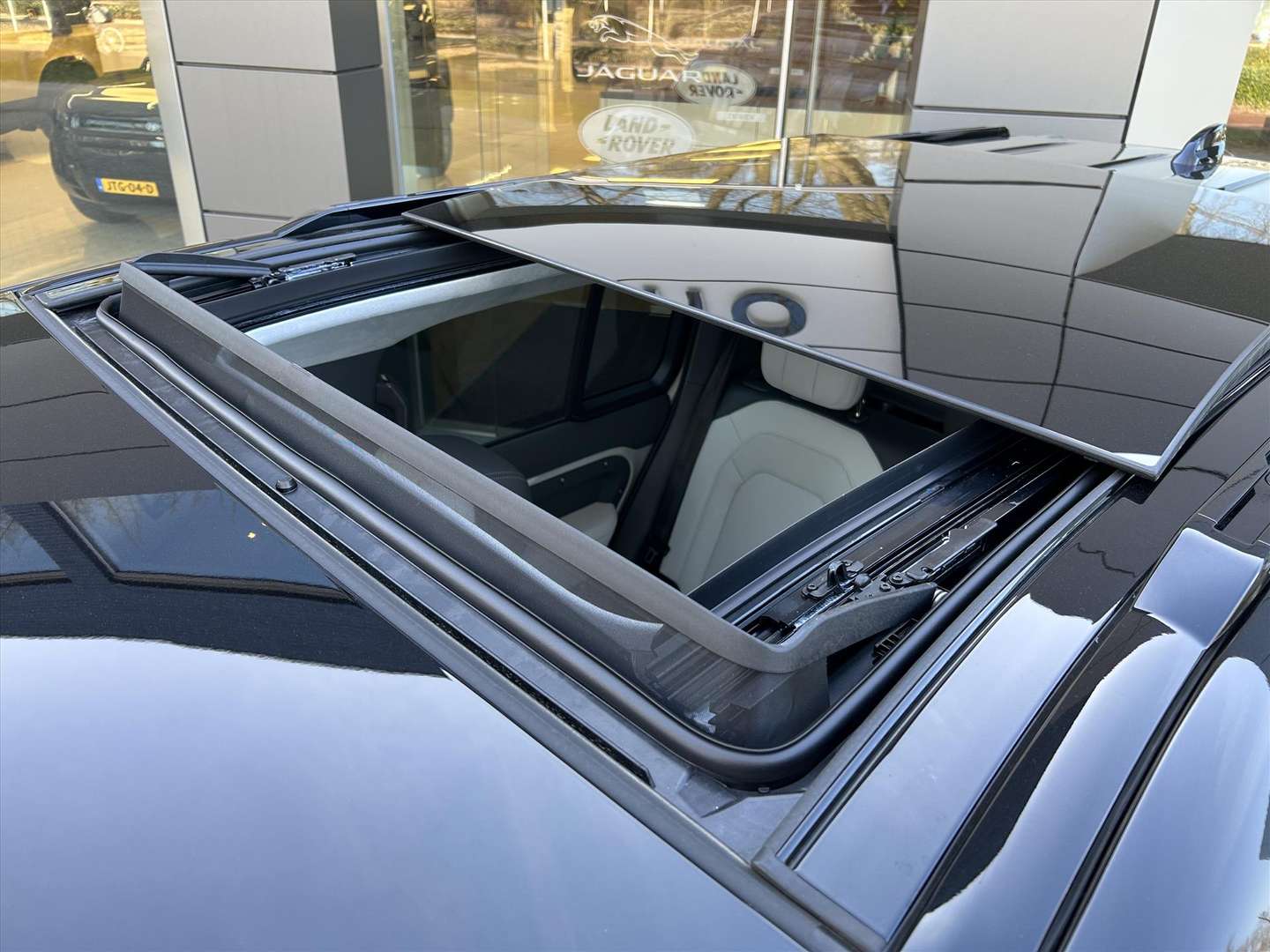 Land Rover Defender X-Dynamic HSE P300e PHEV AWD - 2026 - Joinsteer - #16