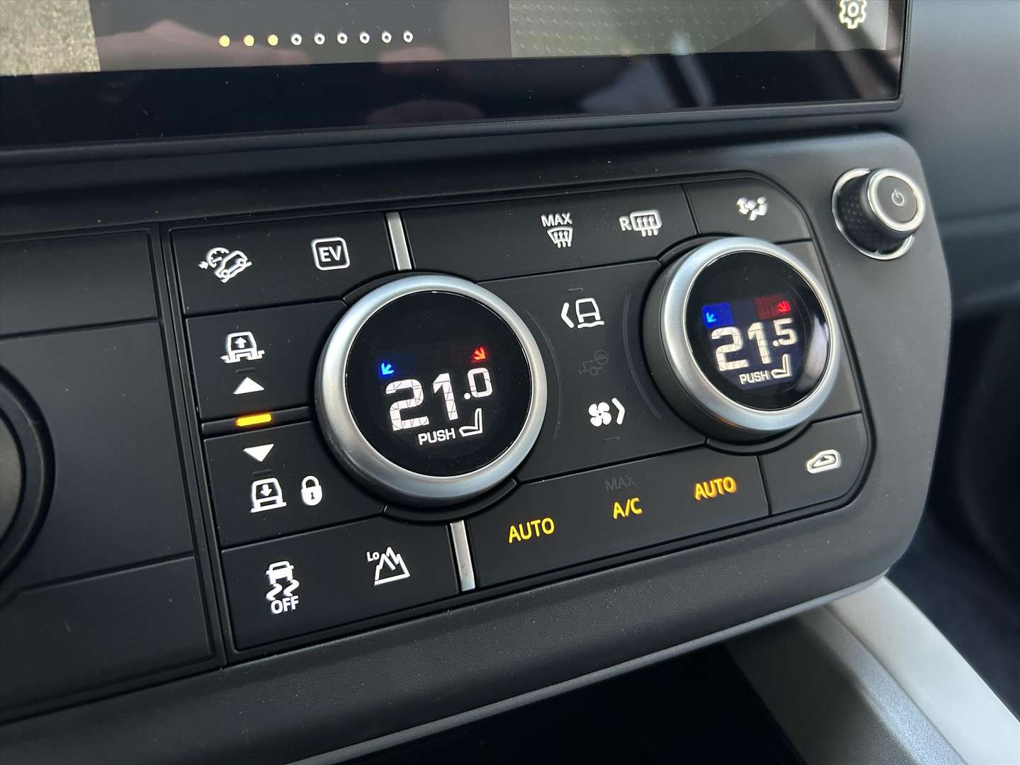 Land Rover Defender X-Dynamic HSE P300e PHEV AWD - 2026 - Joinsteer - #26