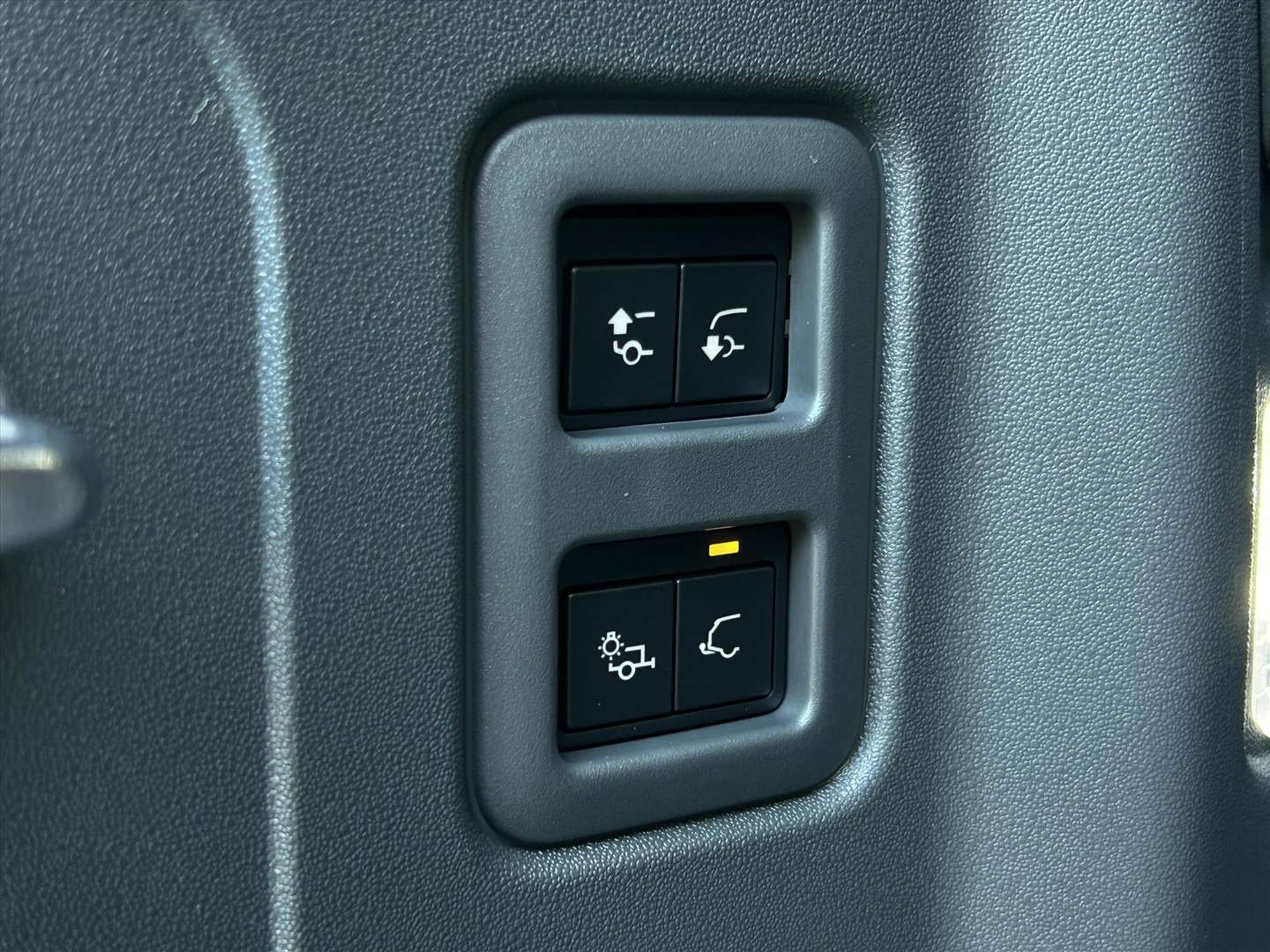 Land Rover Defender X-Dynamic HSE P300e PHEV AWD - 2026 - Joinsteer - #43