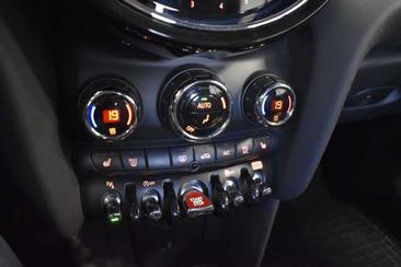 Mini Cabrio COOPER — photo 12