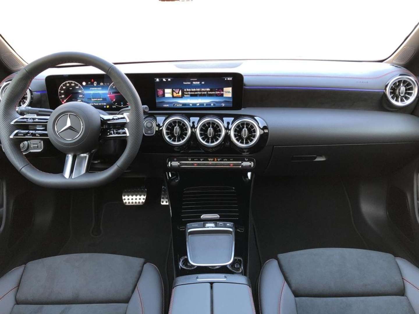 Mercedes CLA 220 Night Edition - 2025 - Joinsteer - #4