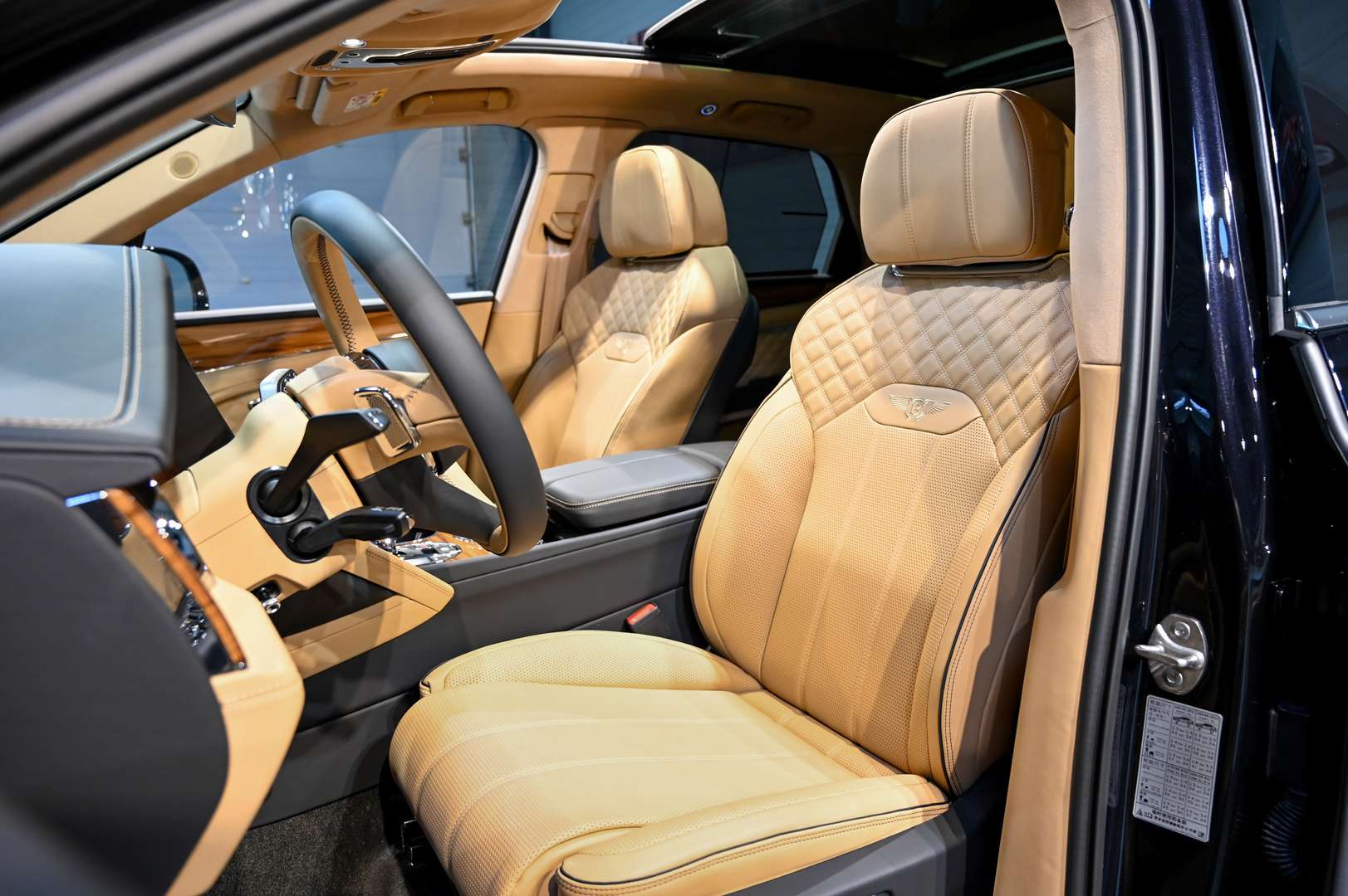 Bentley Bentayga V8 Azure - 2024 - Joinsteer - #19